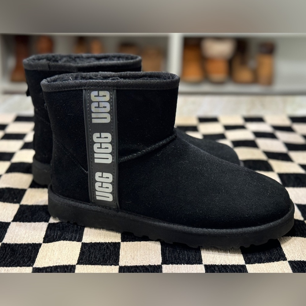 UGG Classic Mini Logo Side Black Size 8 - Picture 8 of 11